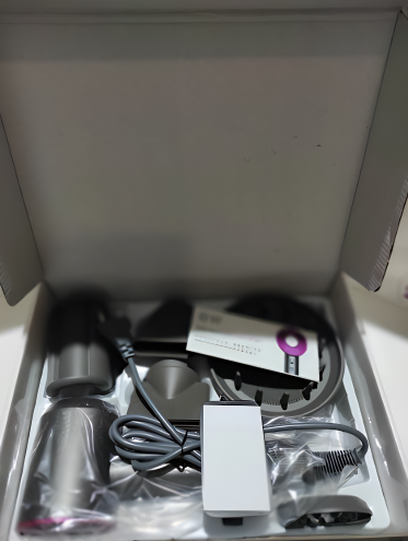 Secador iónico tipo dyson con accesorios